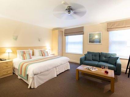 Studio Apartment: SACO - Merlin House, Jersey | Jersey Serviced Apartments, SACO