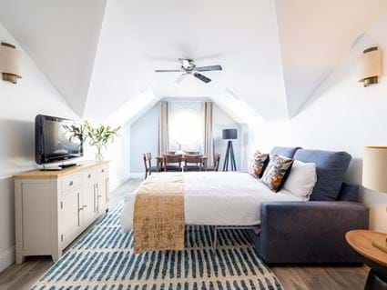 Two Bedroom Apartment with Sofa Bed