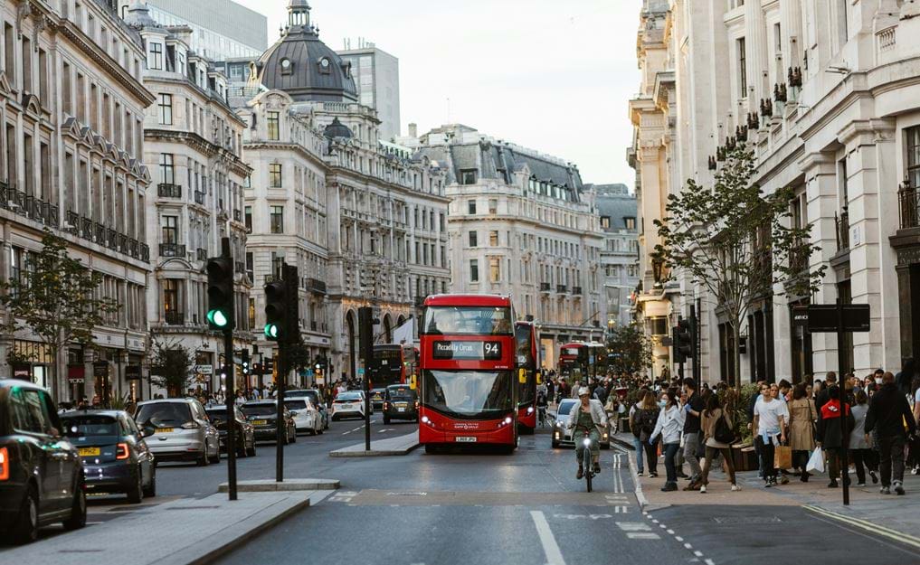 YOUR<br>NEIGHBOUrHOOD: Central london